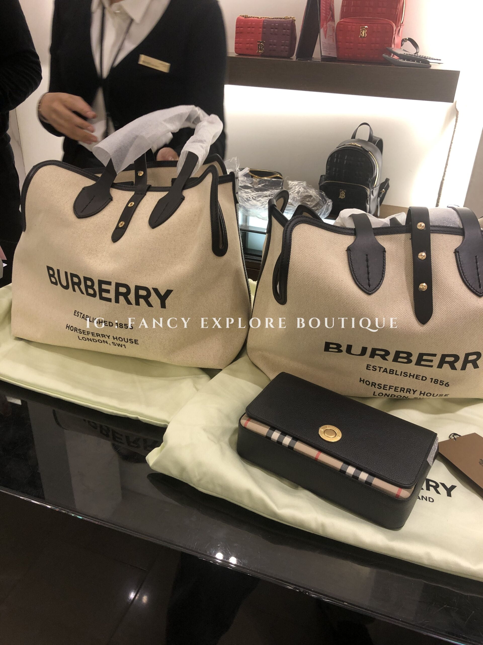 BURBERRY 帆布大型手提包– Fancy Explore Boutique