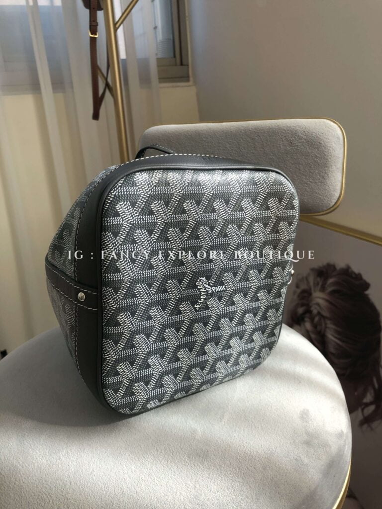 💋GOYARD Goyardine Petit Flot Bucket Bag Grey, Luxury, Bags & Wallets on  Carousell