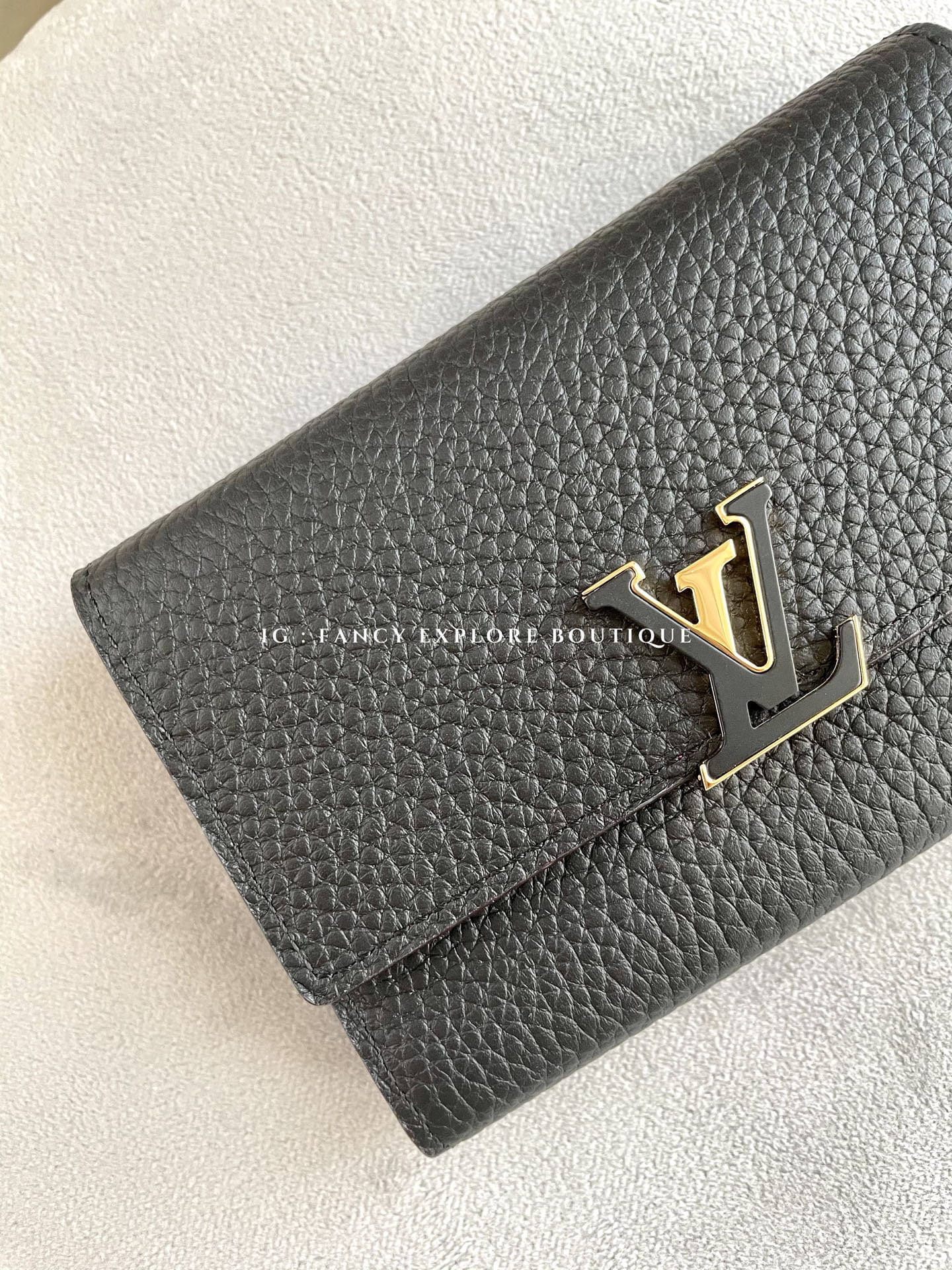 Replica Louis Vuitton M62157 Capucines Compact Wallet Taurillon Leather For  Sale