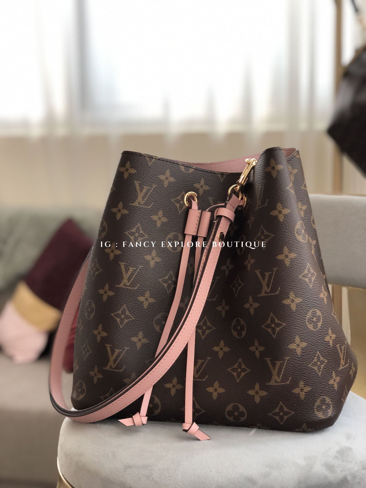 LV M44022 NÉONOÉ MM水桶包-粉紅- Fancy Explore Boutique