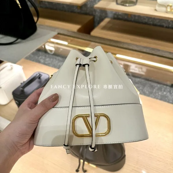 選購VALENTINO 系列商品- Fancy Explore Boutique